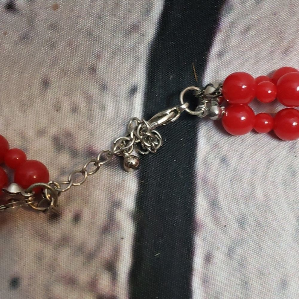 ‎Red Beaded Necklace - Picture 2 of 2